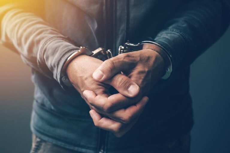 Arrest (1)