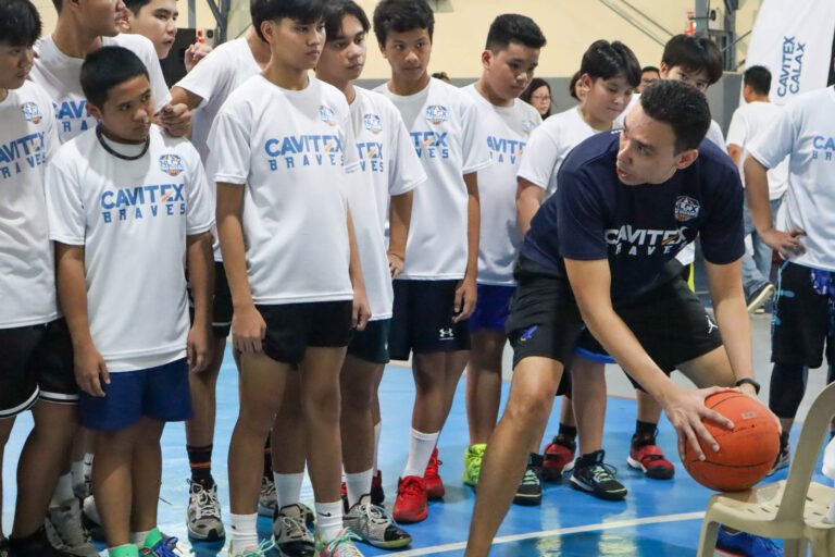 BBALLCLINIC-COACH FORD ARAO-2