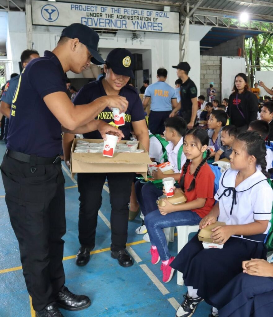 Ni Alex dela Cruz